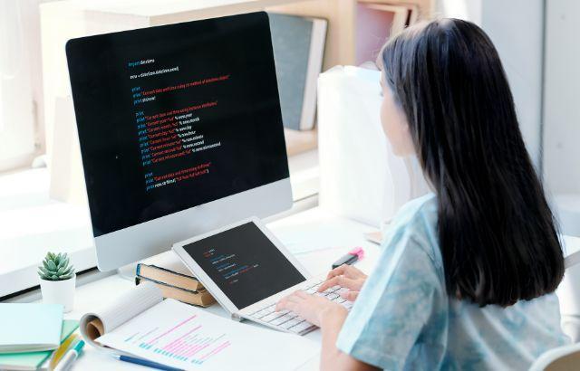 フィールドエンジニアに向いている人とは？楽？やめとけと言われる理由も