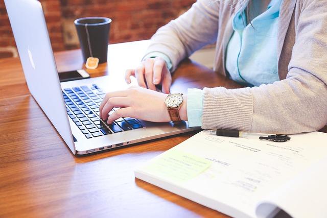 ICT支援員は楽しい？いらない・きついと言われる実態や年収も