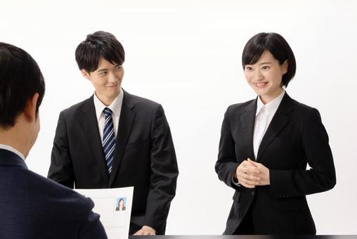 派遣とアウトソーシングの違いとは？危ない・やばいと言われる理由も